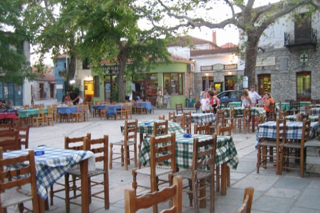 Argalisti. Pilion. Placeta del poble