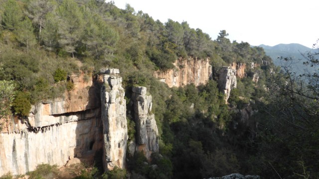 L'Agulla del Salt, la de la Papallona i les dues germanes, la gran i la petita.