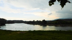 Riu Ebre. Miravet. Migdia, a punt de caure una tempesta