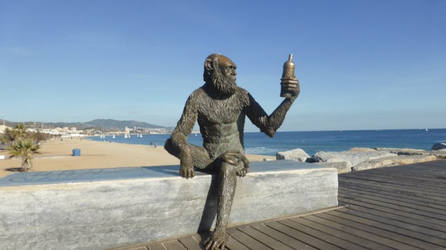 Escultura anis mono badalona