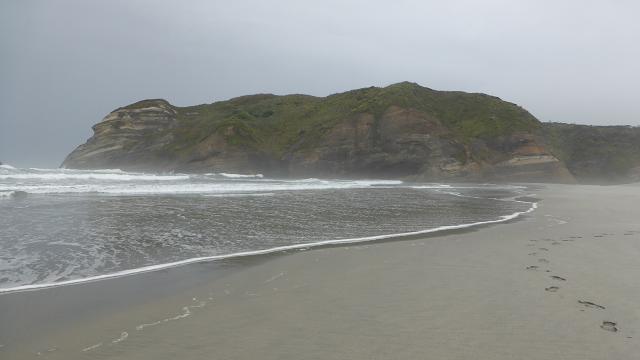 wharakiri-beach-new-zealand