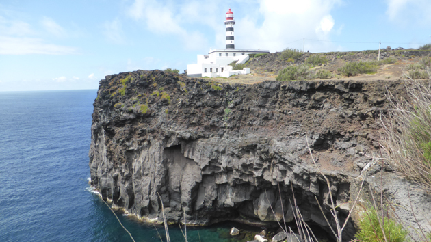 farol ponta da barca azores