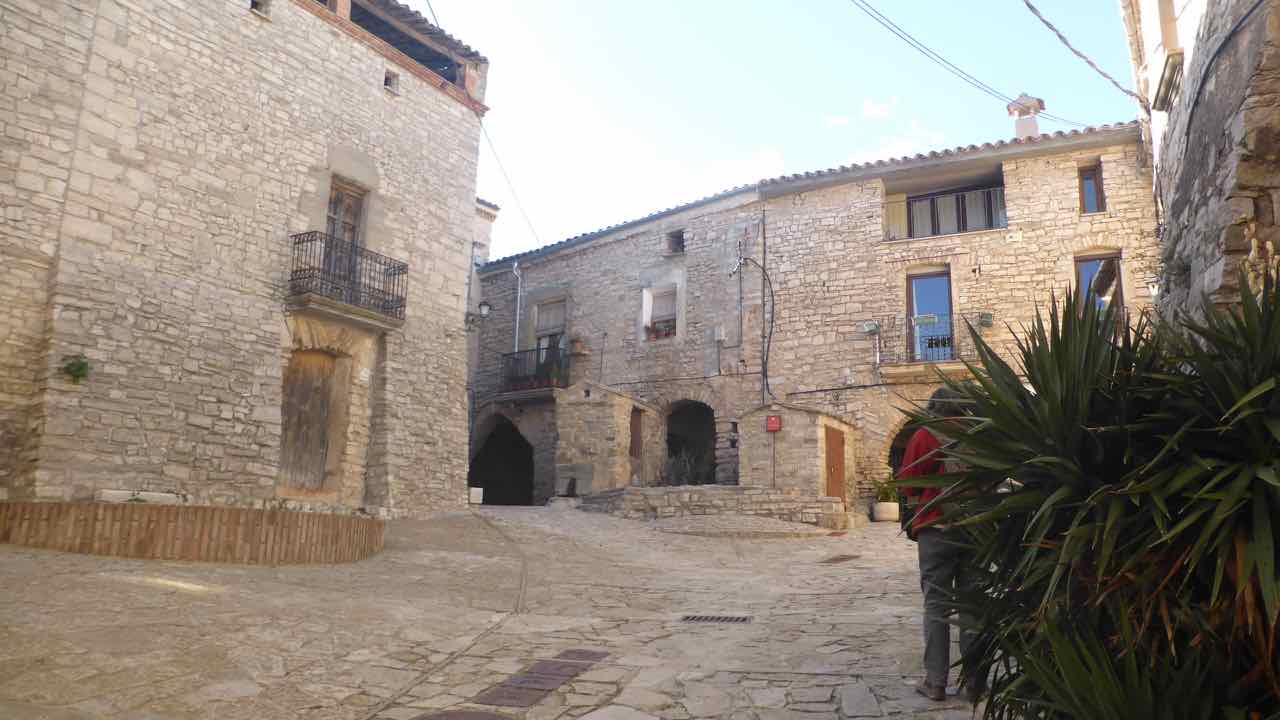 Montfalcó murallat