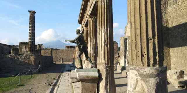 ef9c5578-7431-40b0-a091-006586eebfe1